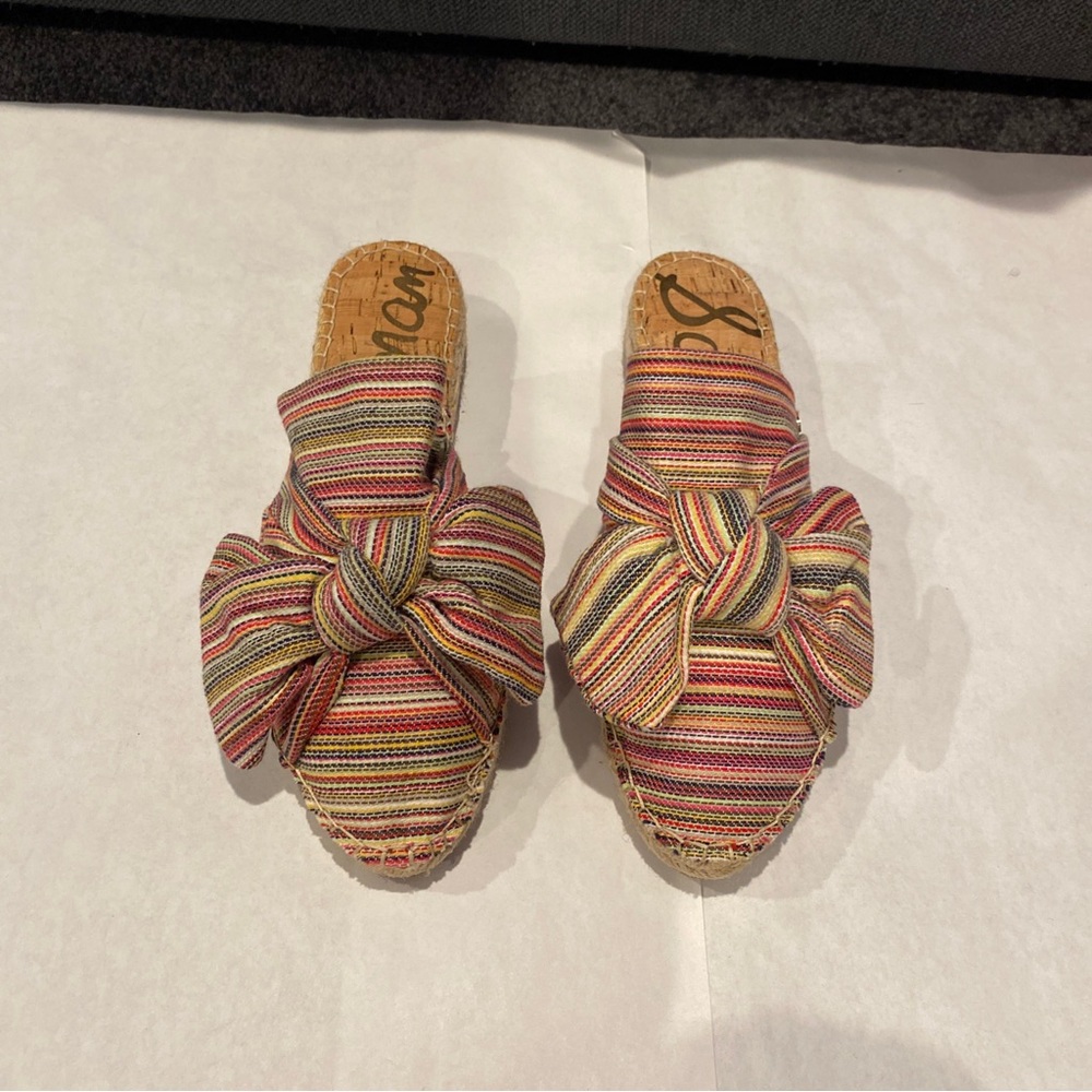 (1) Trendy Pair Of New Colorful Striped Sam Edelman Casual Shoes Women’s Size 9